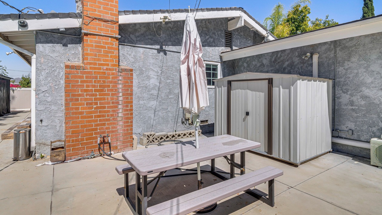 Photo of Outdoor in Canoga Park