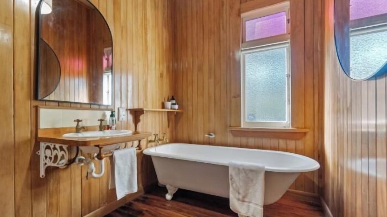 Photo of Bathroom in Hamilton East