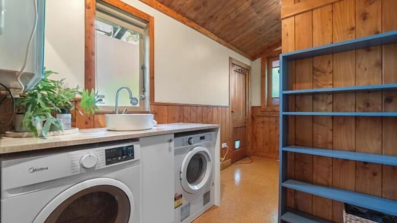 Photo of Others in Hamilton East