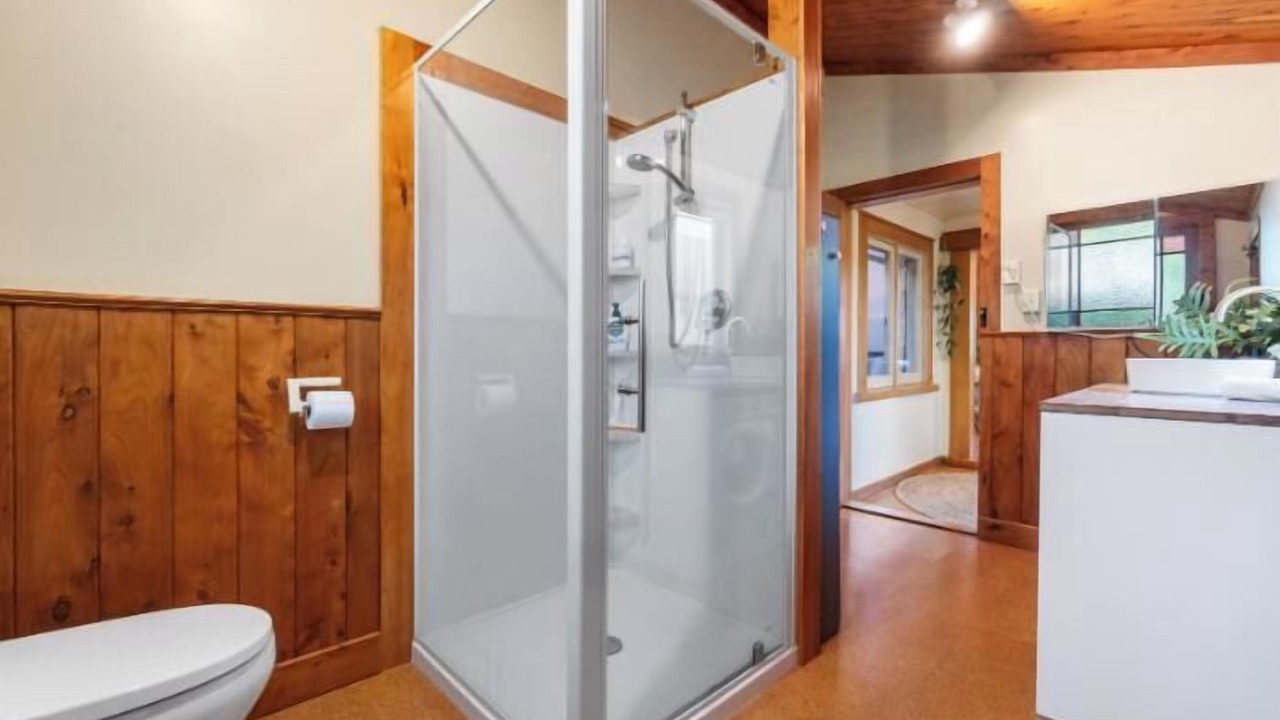 Photo of Bathroom in Hamilton East