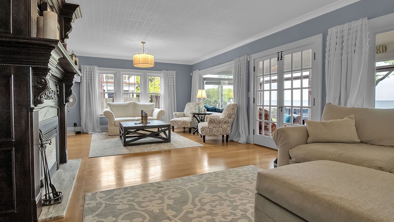 Photo of Livingroom in Lake Erie Beach