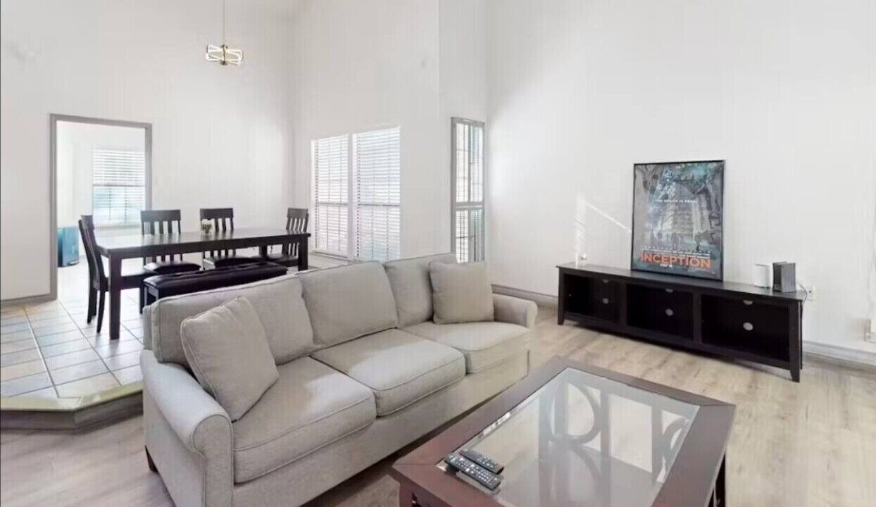 Photo of Livingroom in Bryan Place