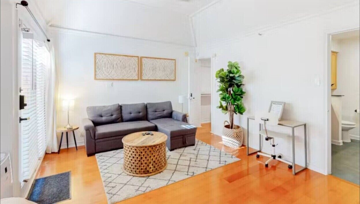 Photo of Livingroom in Bryan Place