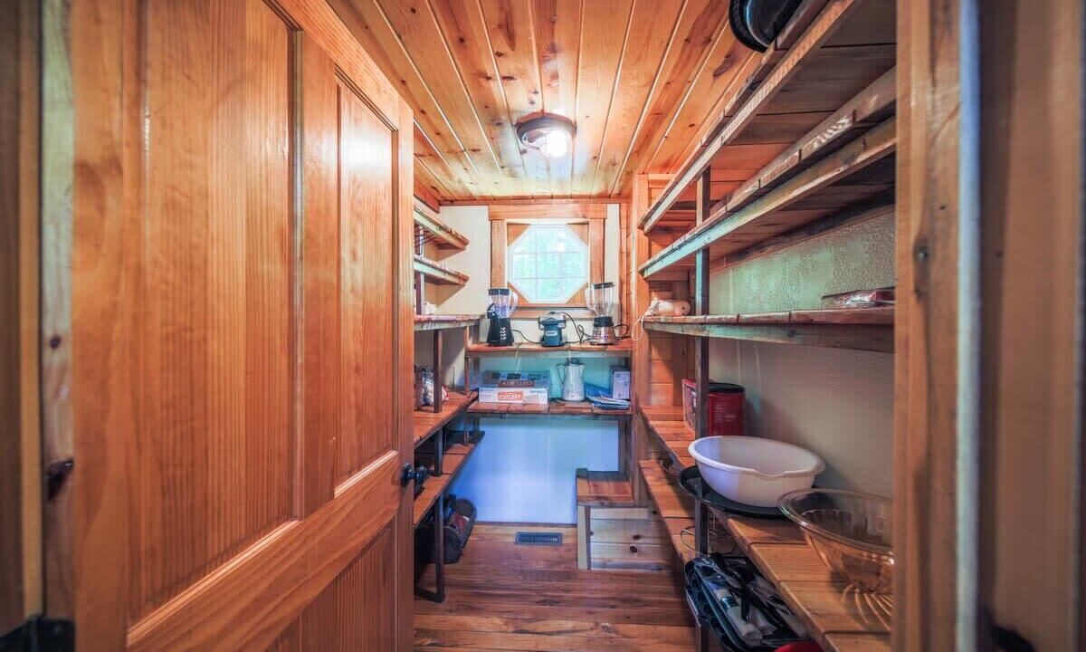 Photo of Bedroom in Mars Hill