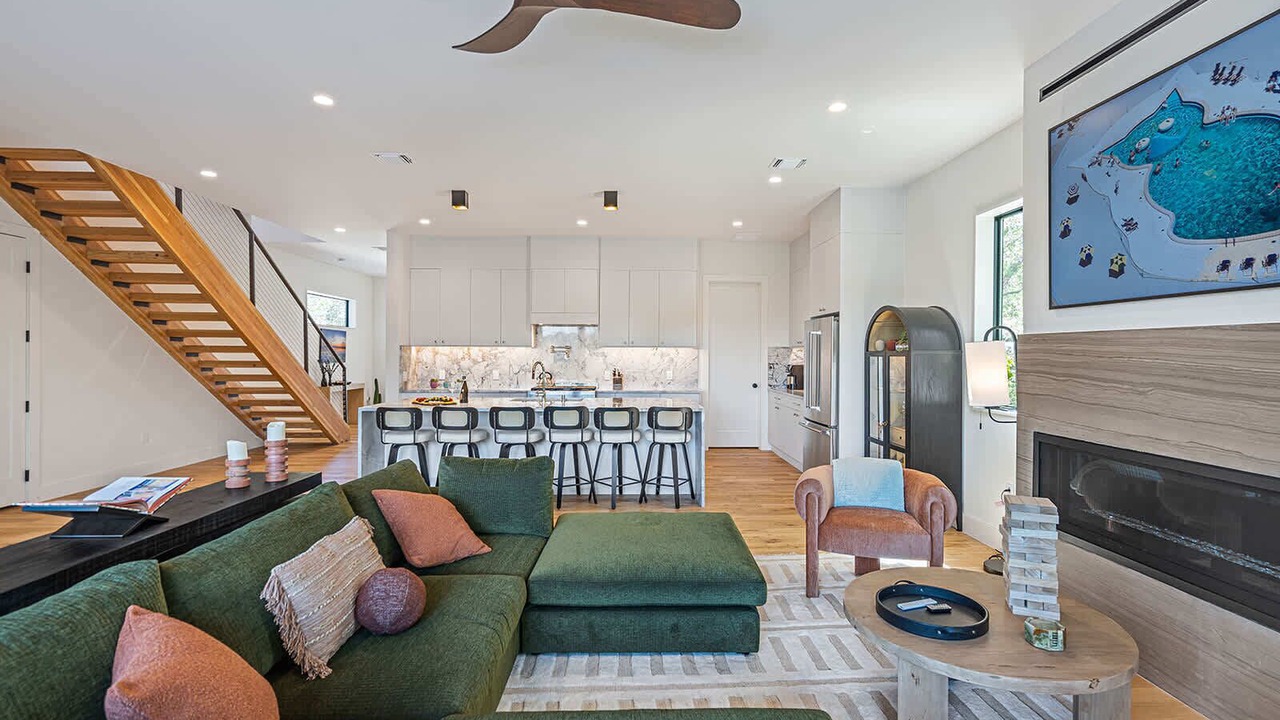 Photo of Livingroom in Apache Shores