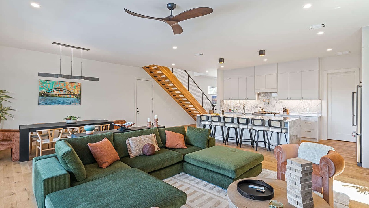 Photo of Livingroom in Apache Shores