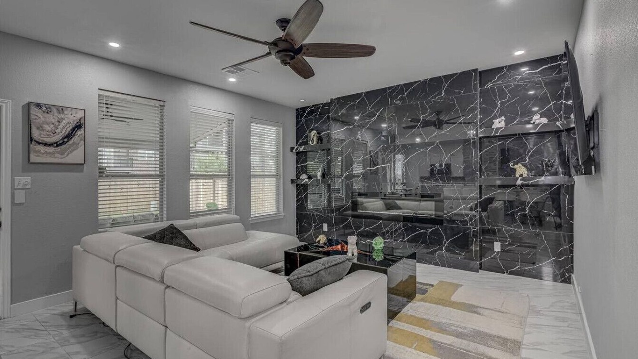 Photo of Livingroom in George Bush Park/Eldridge