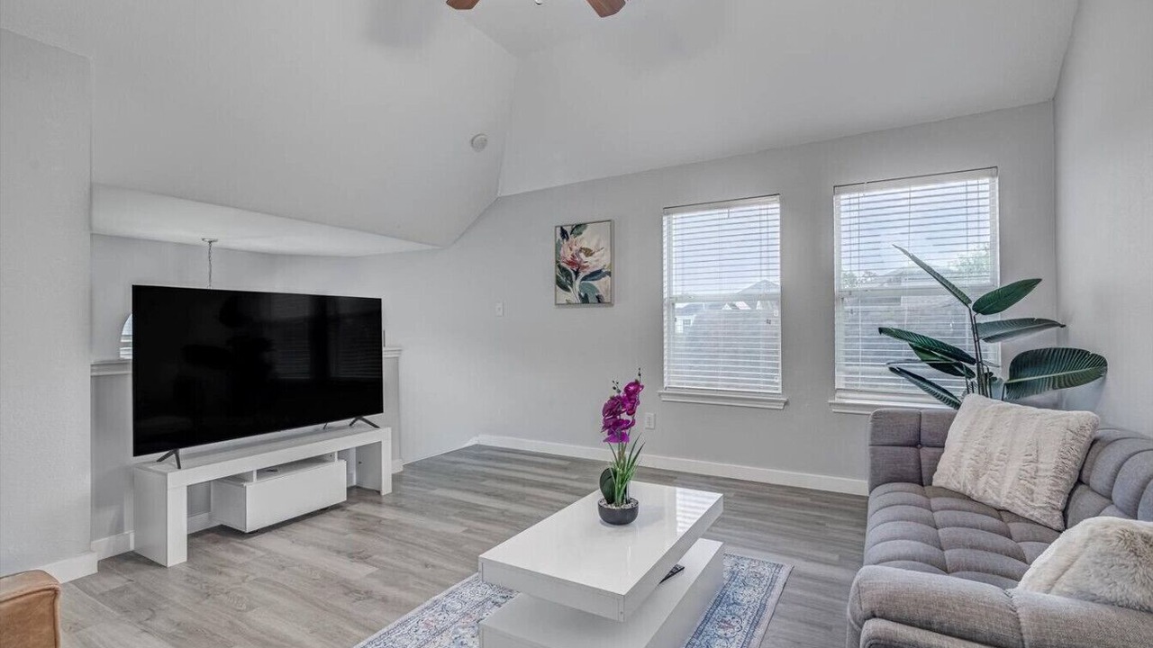 Photo of Livingroom in George Bush Park/Eldridge