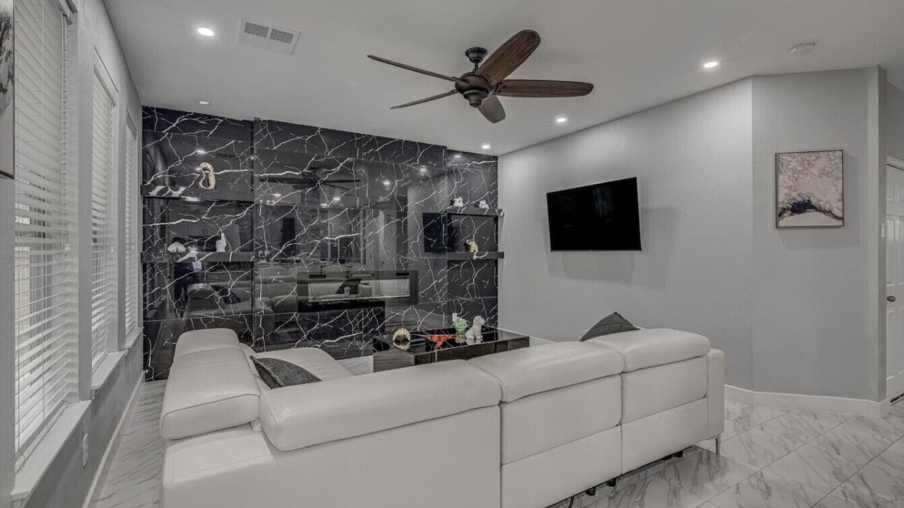 Photo of Livingroom in George Bush Park/Eldridge