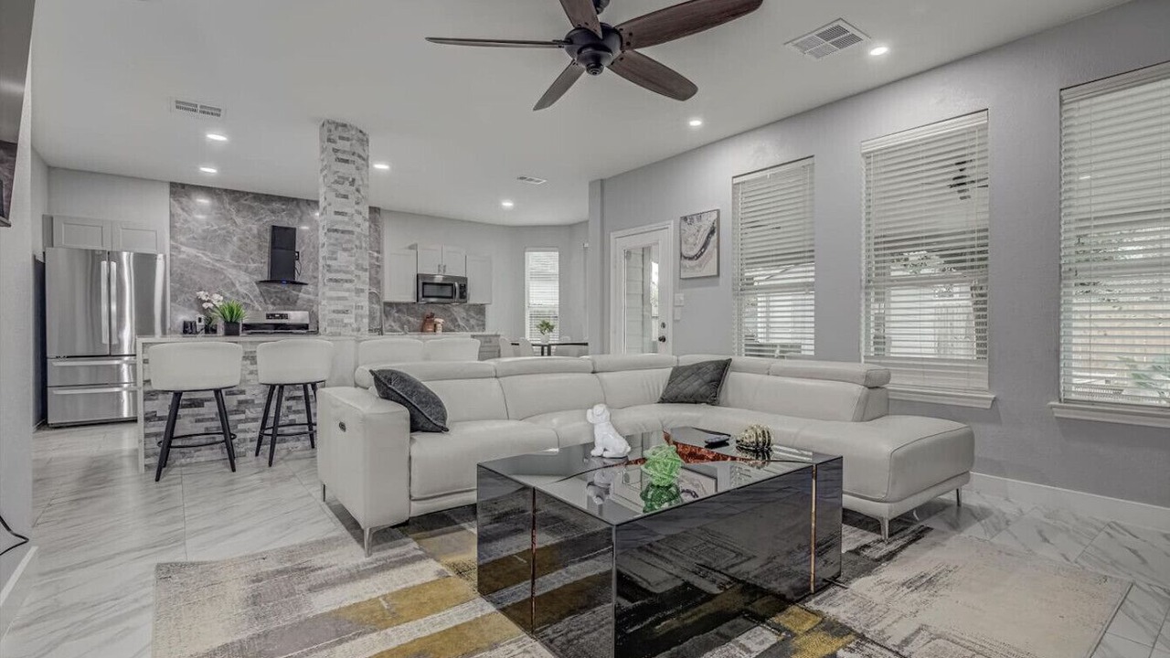Photo of Livingroom in George Bush Park/Eldridge