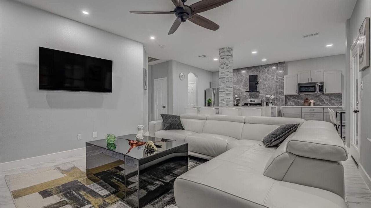 Photo of Livingroom in George Bush Park/Eldridge