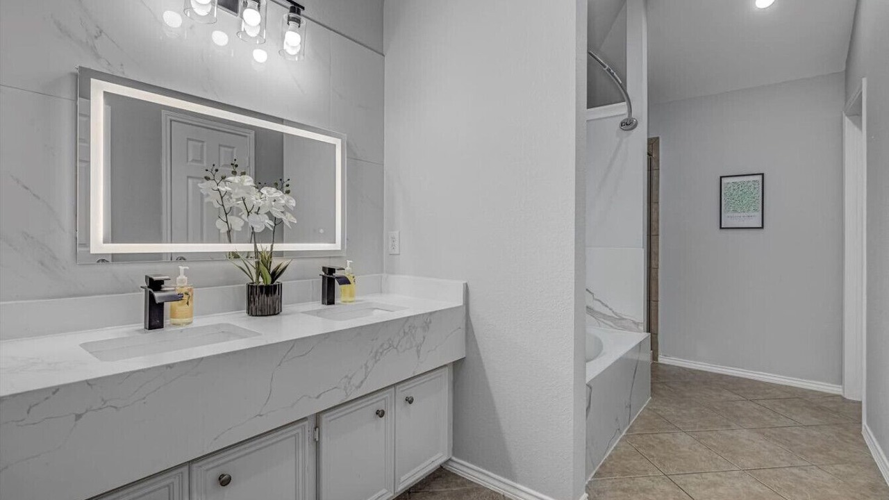 Photo of Bathroom in George Bush Park/Eldridge