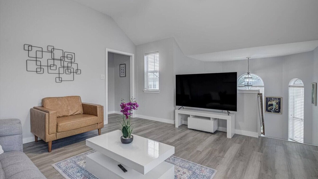 Photo of Livingroom in George Bush Park/Eldridge