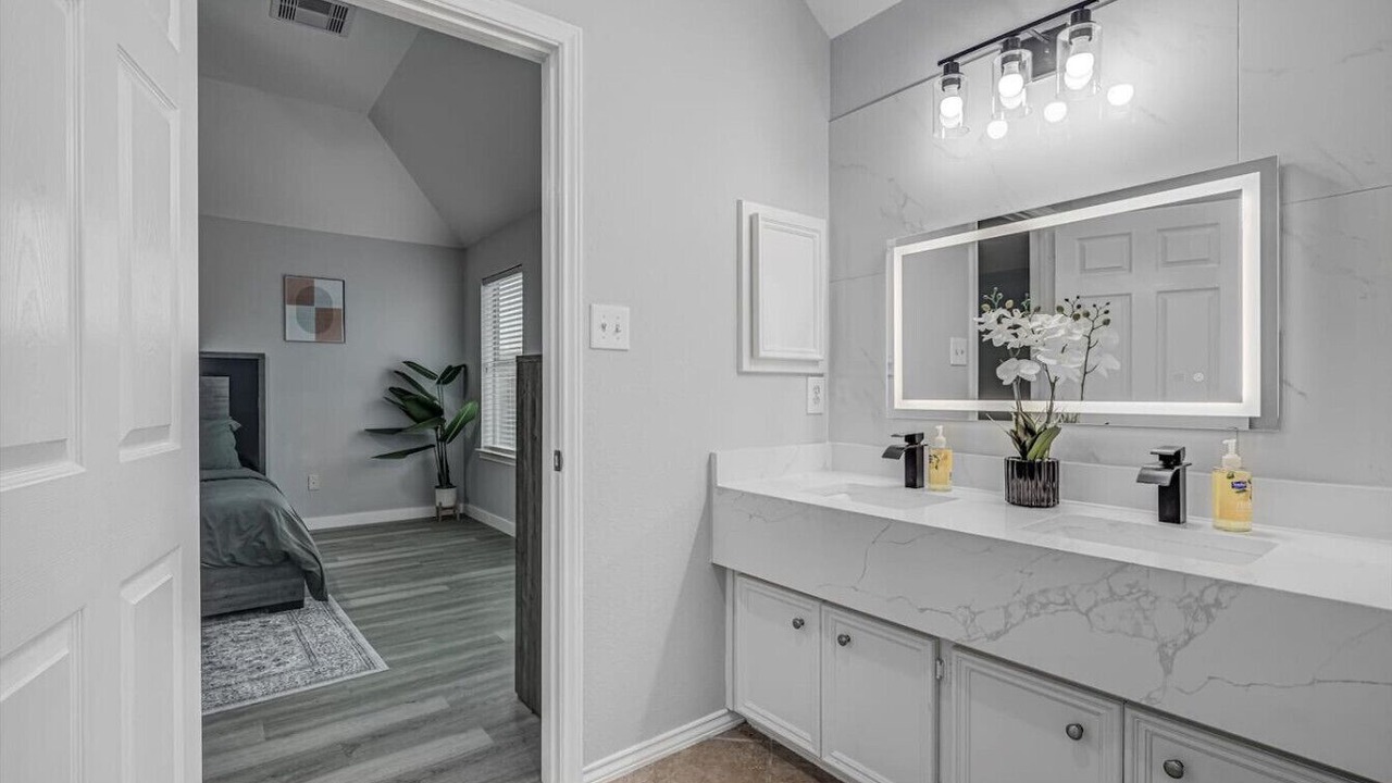 Photo of Bathroom in George Bush Park/Eldridge