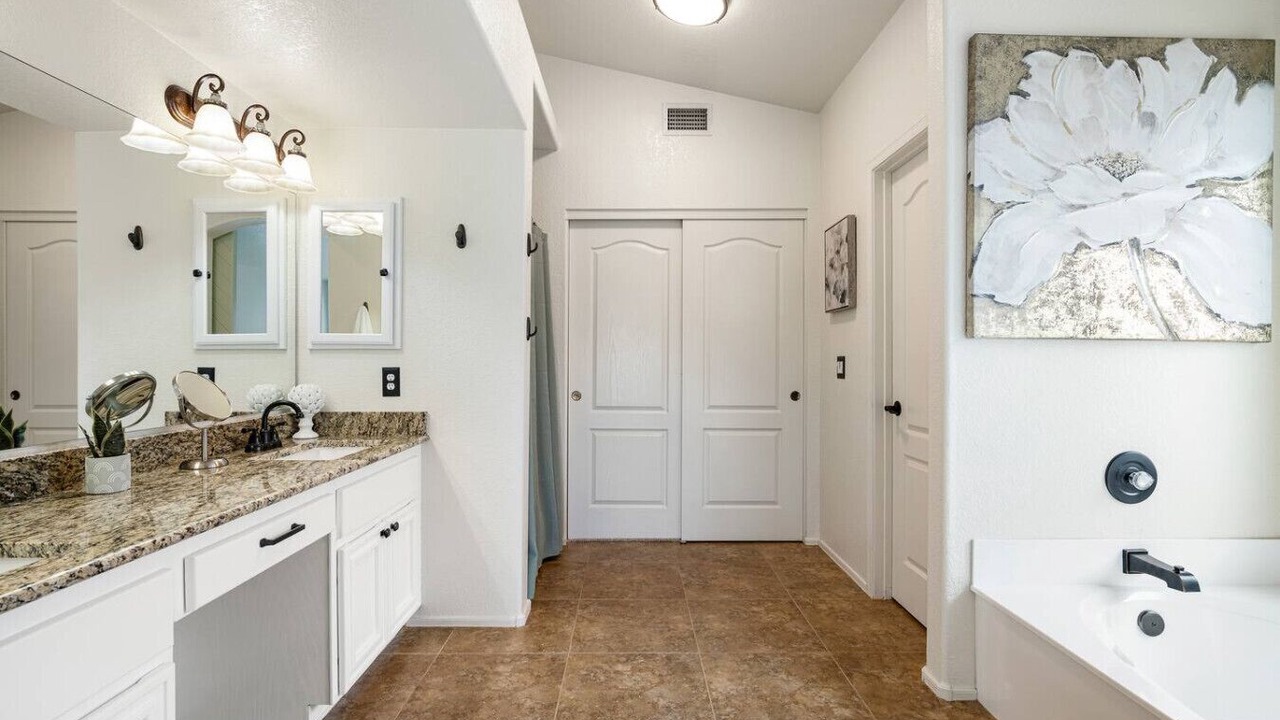 Photo of Bathroom in Mohawk HOA