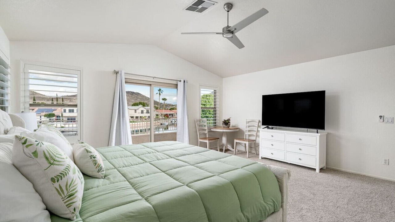 Photo of Bedroom in Mohawk HOA