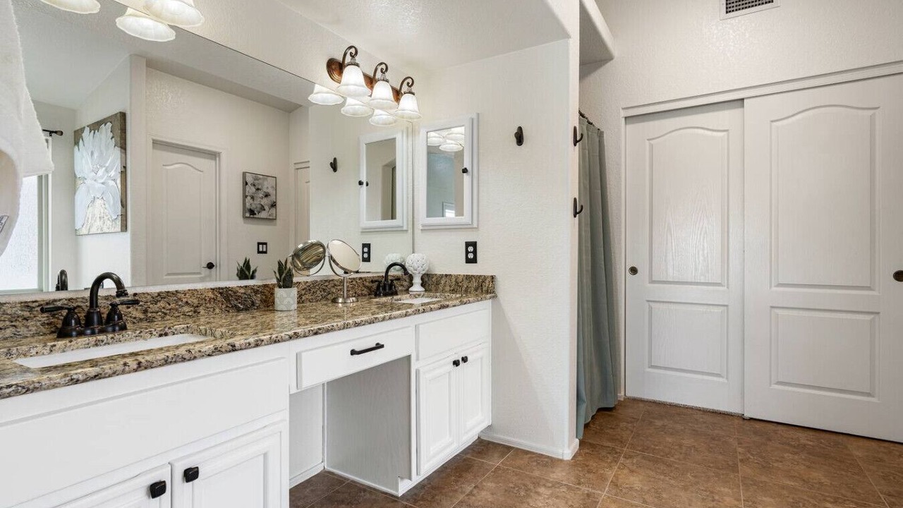 Photo of Bathroom in Mohawk HOA