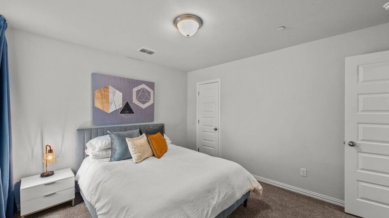 Photo of Bedroom in Lewisville
