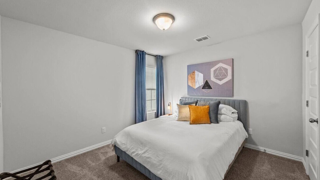 Photo of Bedroom in Lewisville