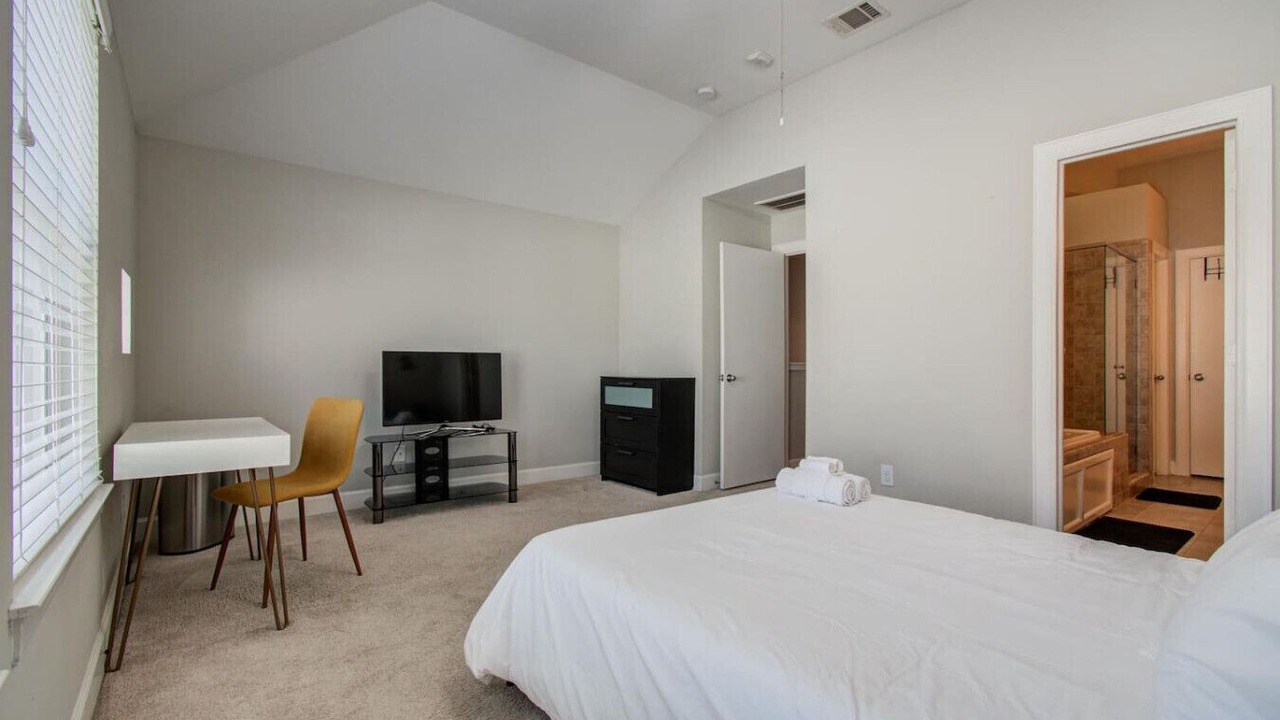 Photo of Bedroom in Southeast Houston