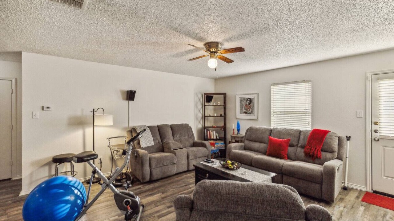 Photo of Livingroom in Mesquite