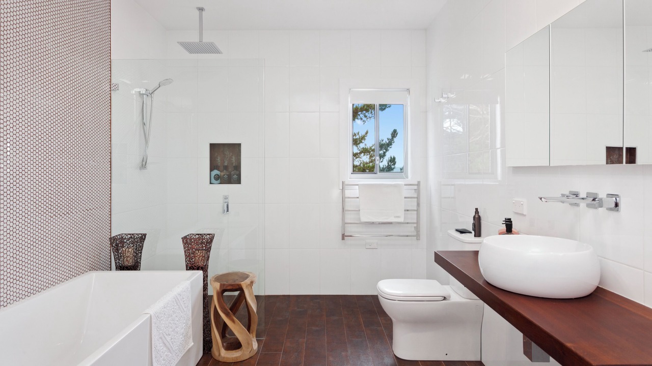 Photo of Bathroom in Lithgow City Council