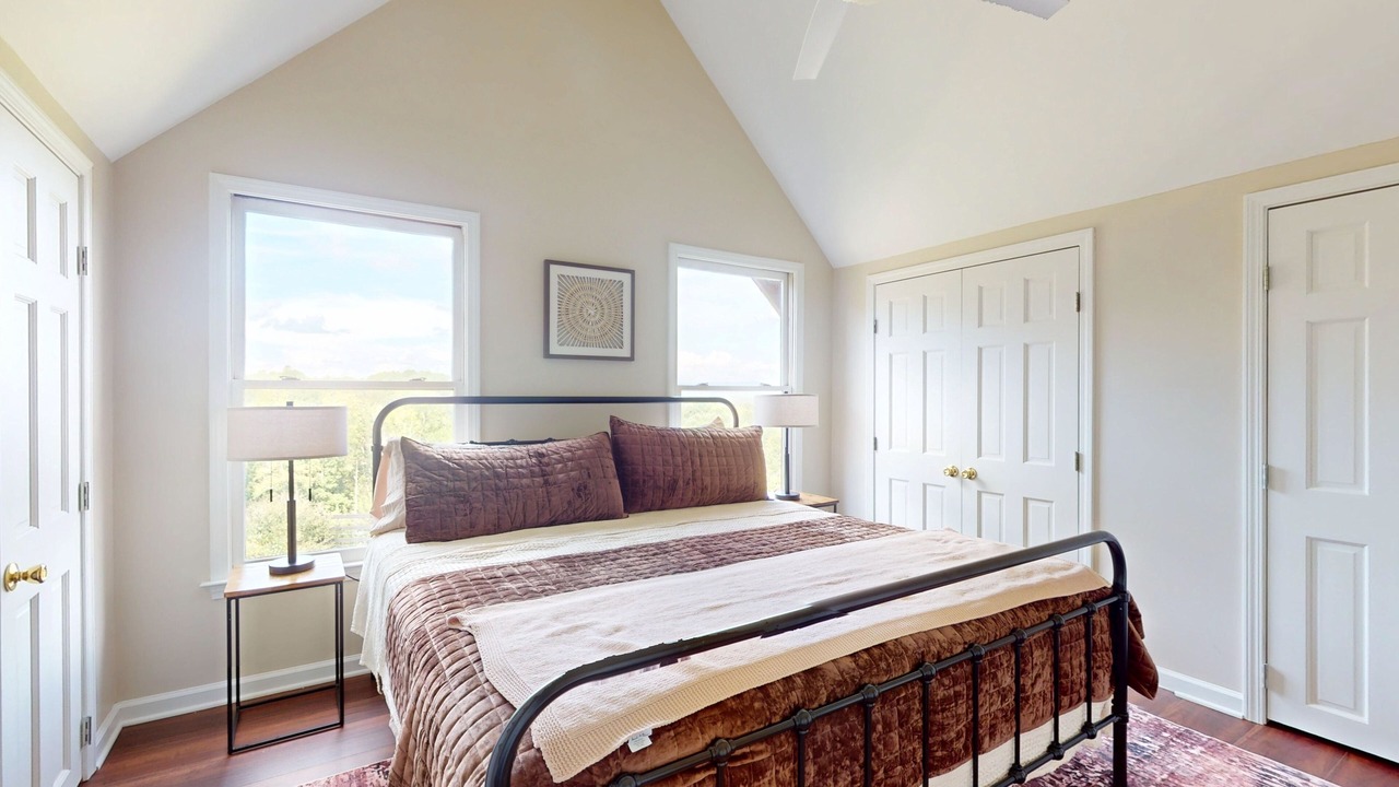 Photo of Bedroom in Talking Rock