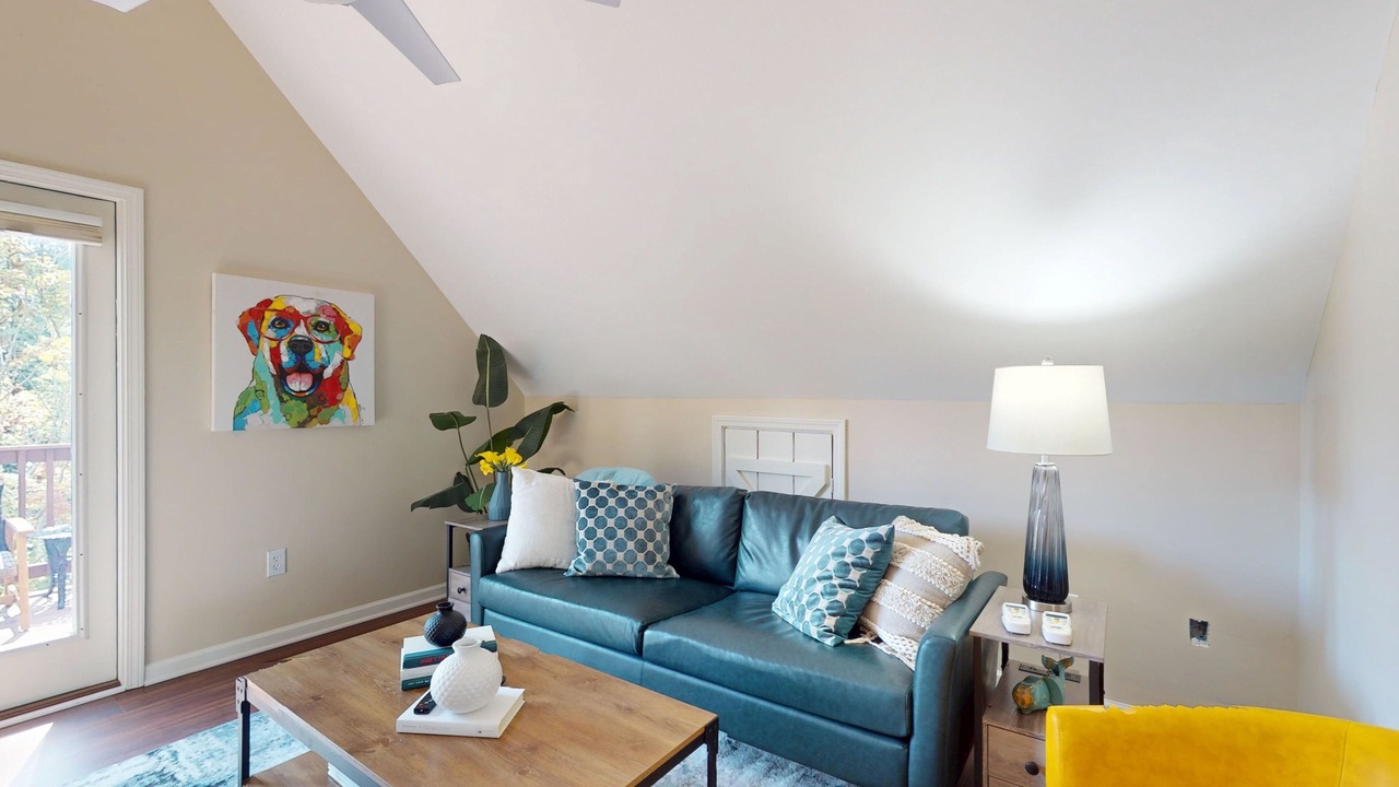 Photo of Livingroom in Talking Rock