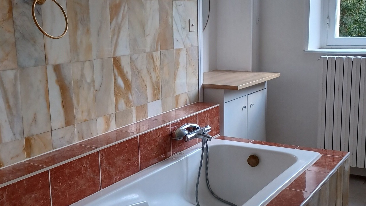 Photo of Bathroom in Hinacourt