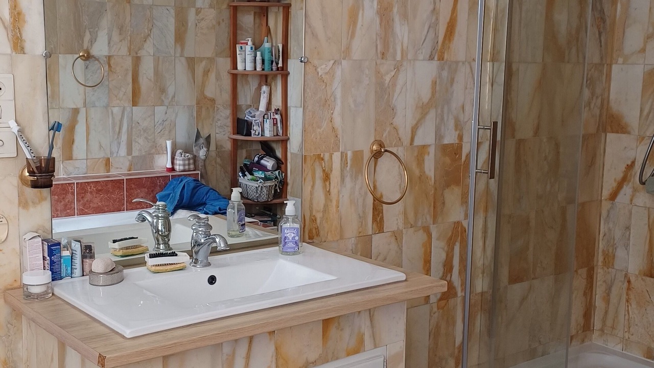 Photo of Bathroom in Hinacourt