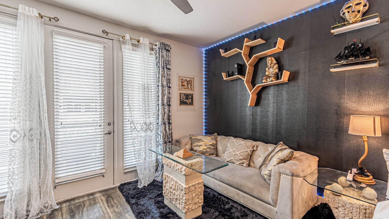 Photo of Livingroom in Legacy Park