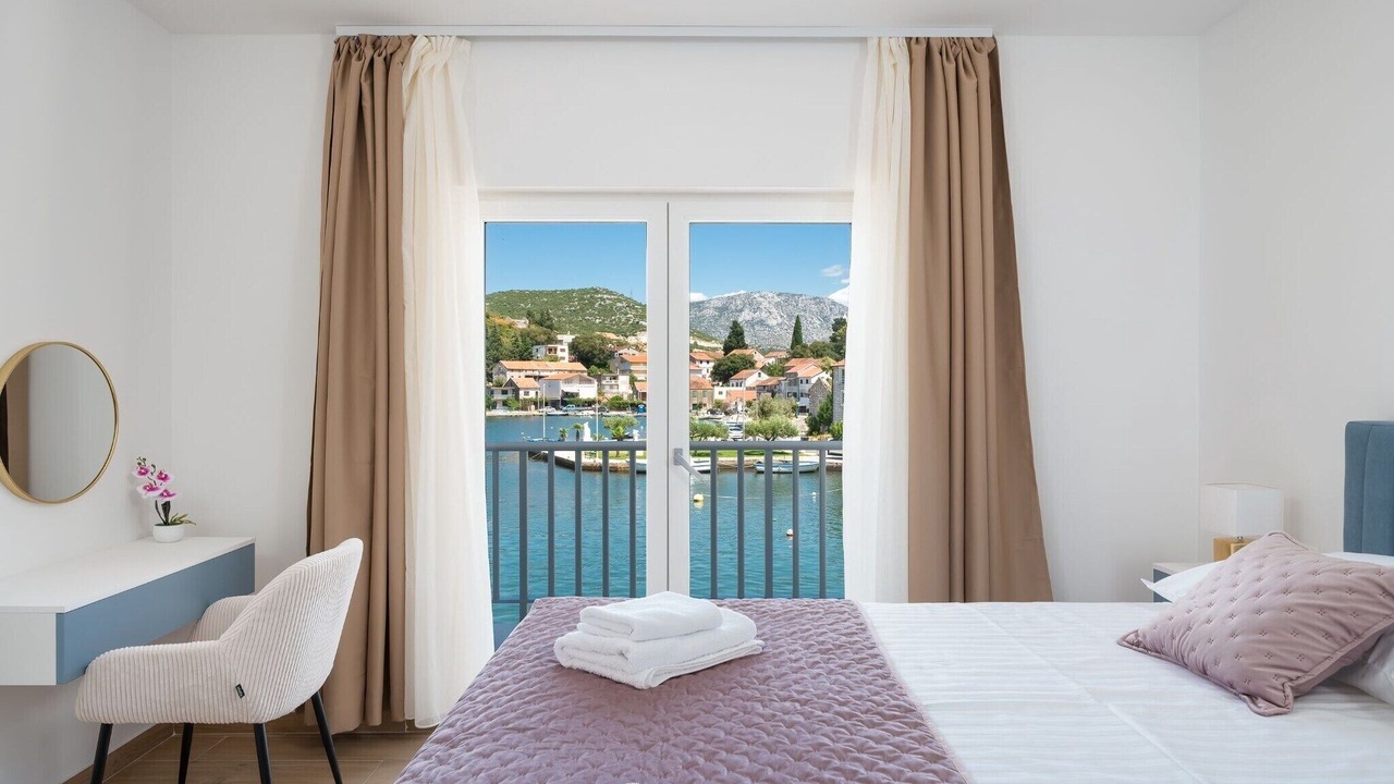 Photo of Others in Ploce