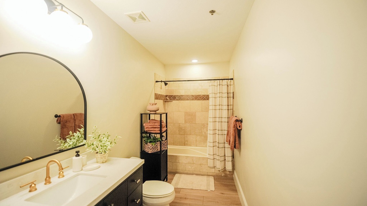 Photo of Bathroom in River Bottoms
