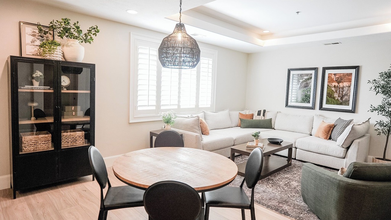 Photo of Livingroom in River Bottoms