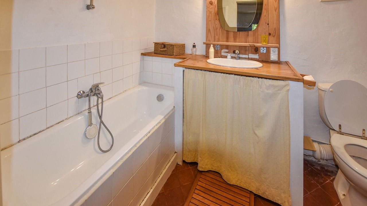 Photo of Bathroom in Malaucene