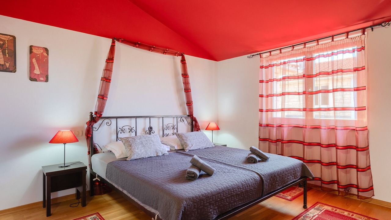 Photo of Bedroom in Gajana
