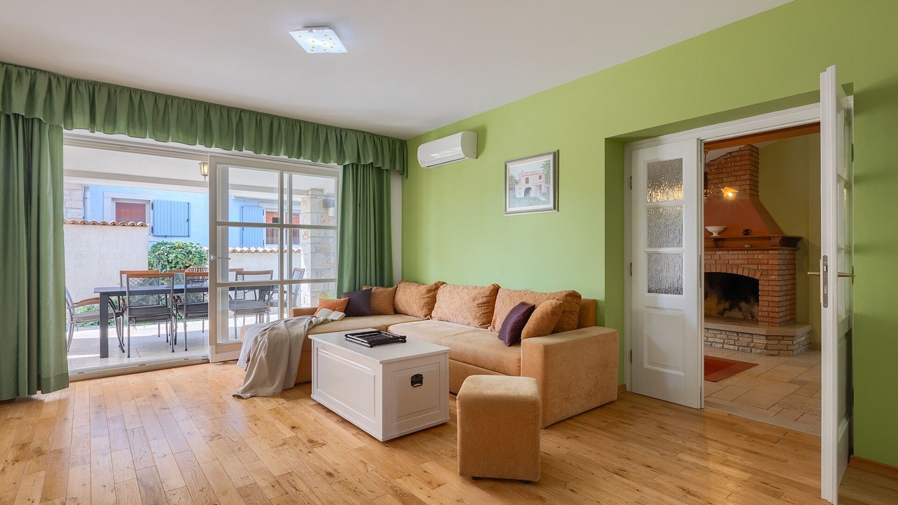 Photo of Livingroom in Gajana