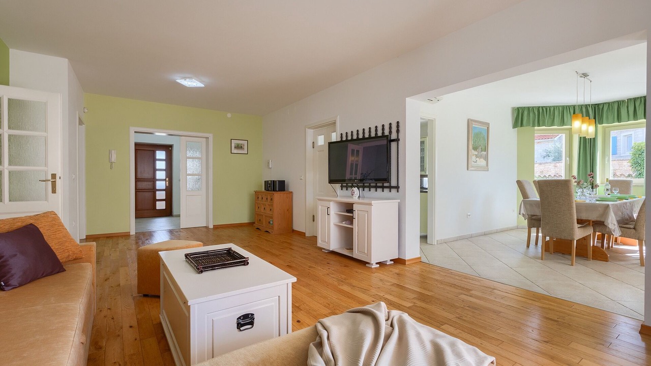 Photo of Livingroom in Gajana