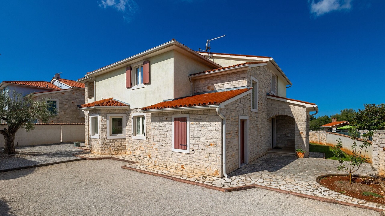 Photo of Outdoor in Gajana