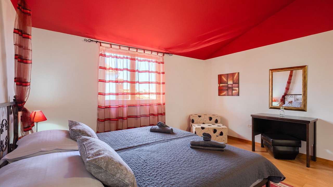 Photo of Bedroom in Gajana
