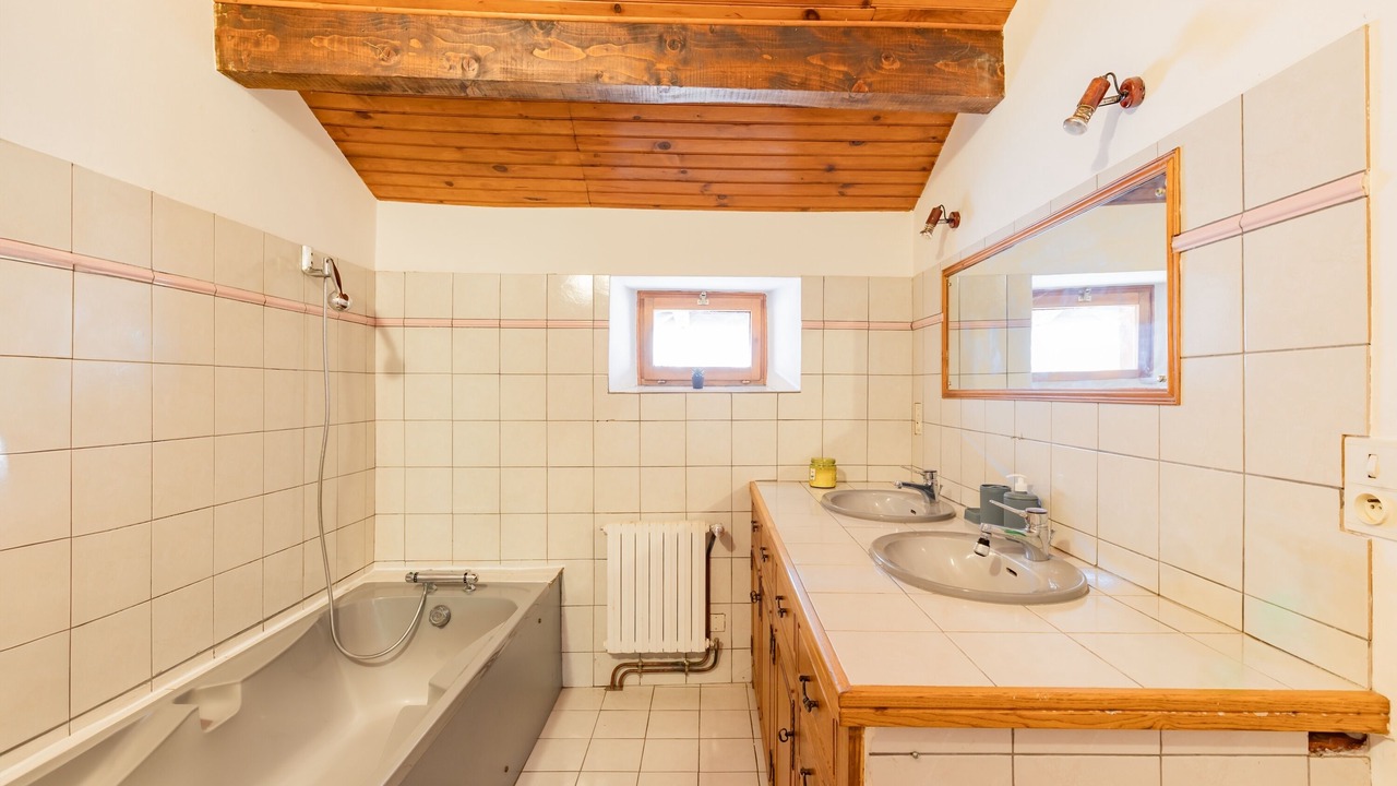 Photo of Bathroom in Montredon-Labessonnie