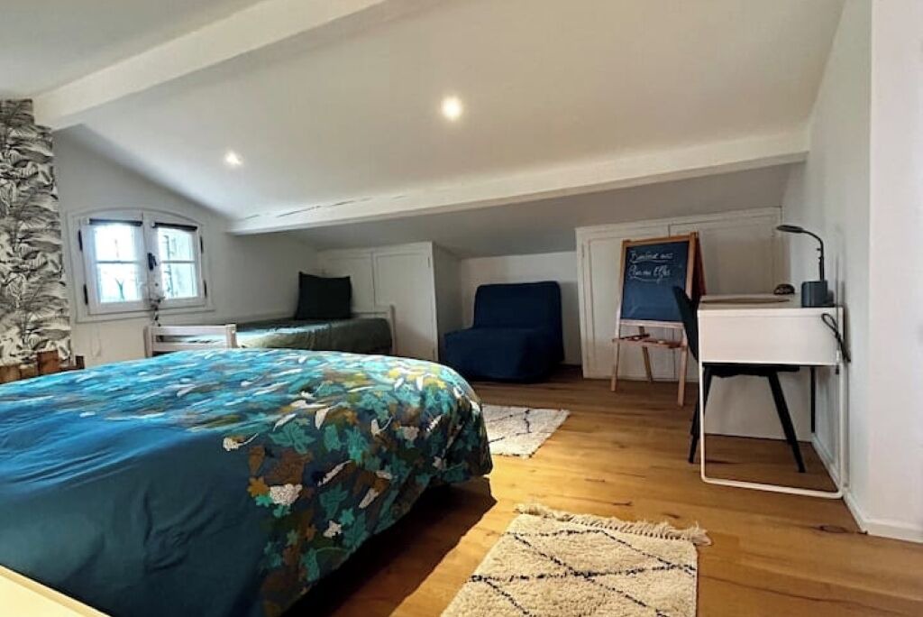 Photo of Bedroom in Saint-Martin-de-Londres