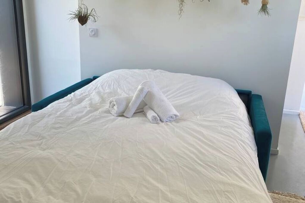 Photo of Bedroom in Saint-Martin-de-Londres