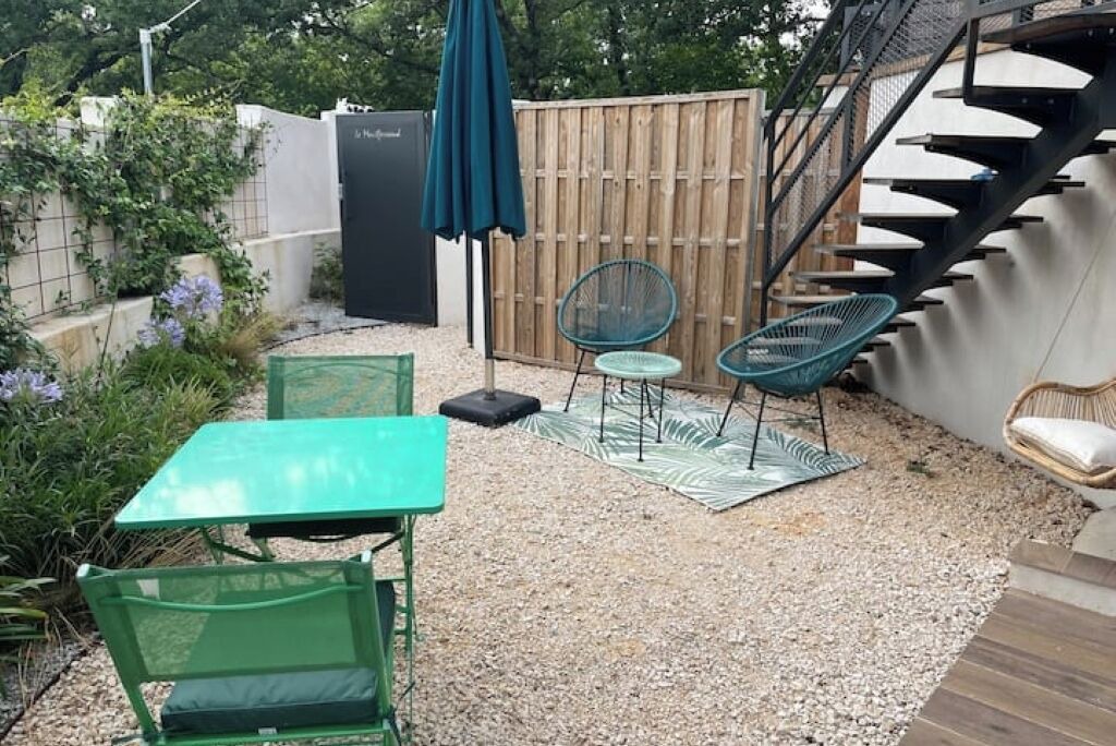 Photo of Outdoor in Saint-Martin-de-Londres