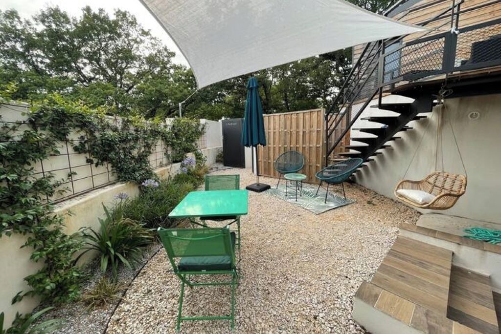 Photo of Outdoor in Saint-Martin-de-Londres