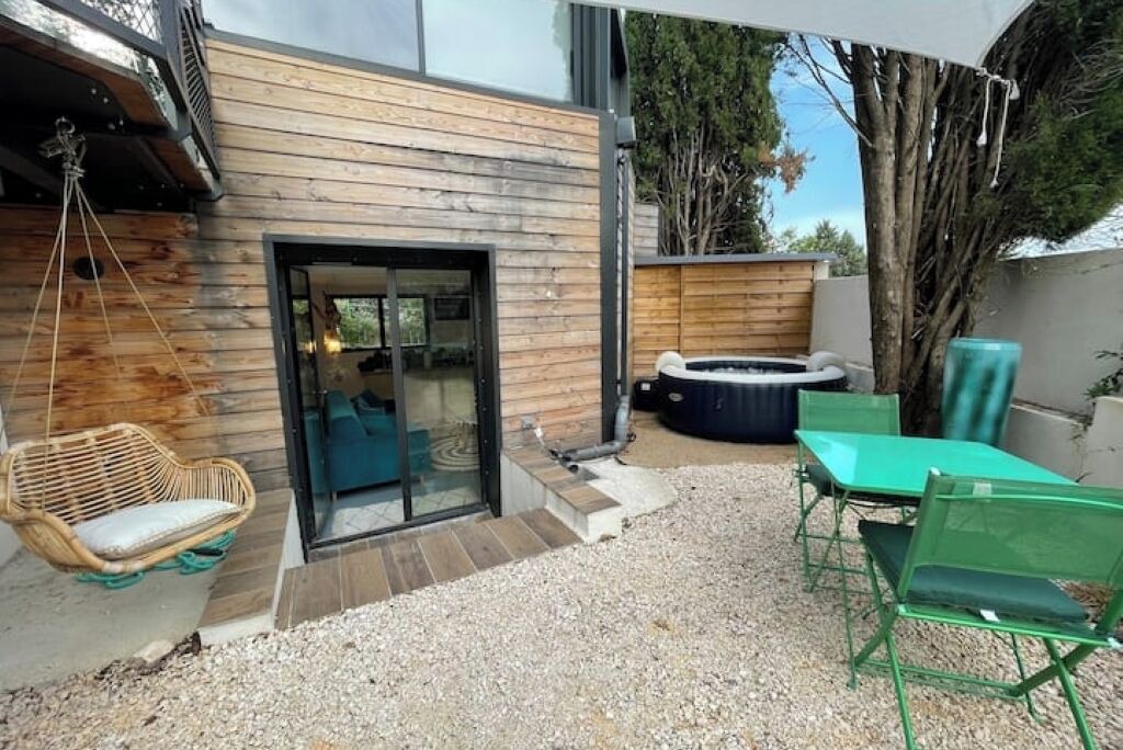 Photo of Outdoor in Saint-Martin-de-Londres