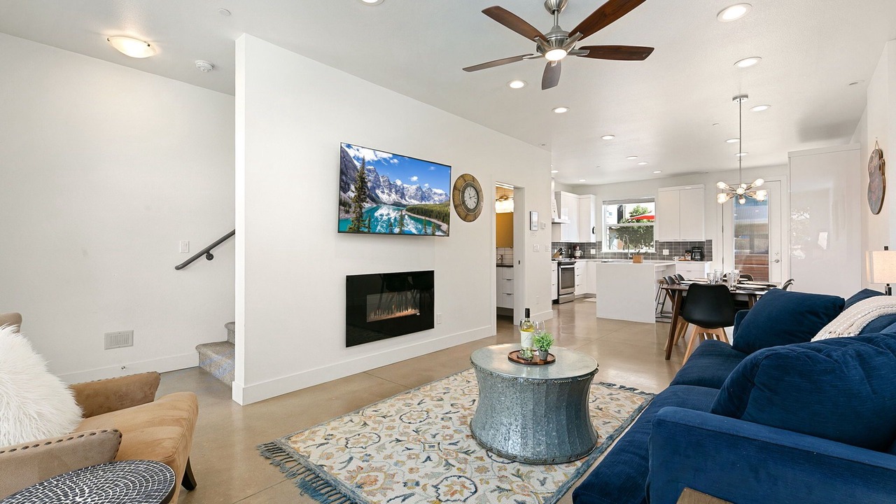 Photo of Livingroom in Old Town North