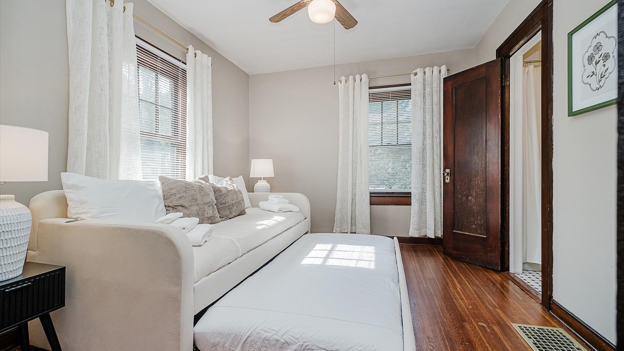 Photo of Bedroom in Meridian-Kessler