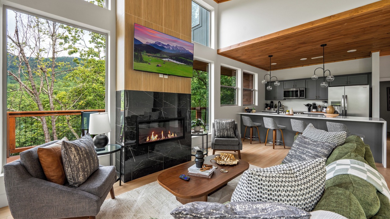 Photo of Livingroom in Pittman Center