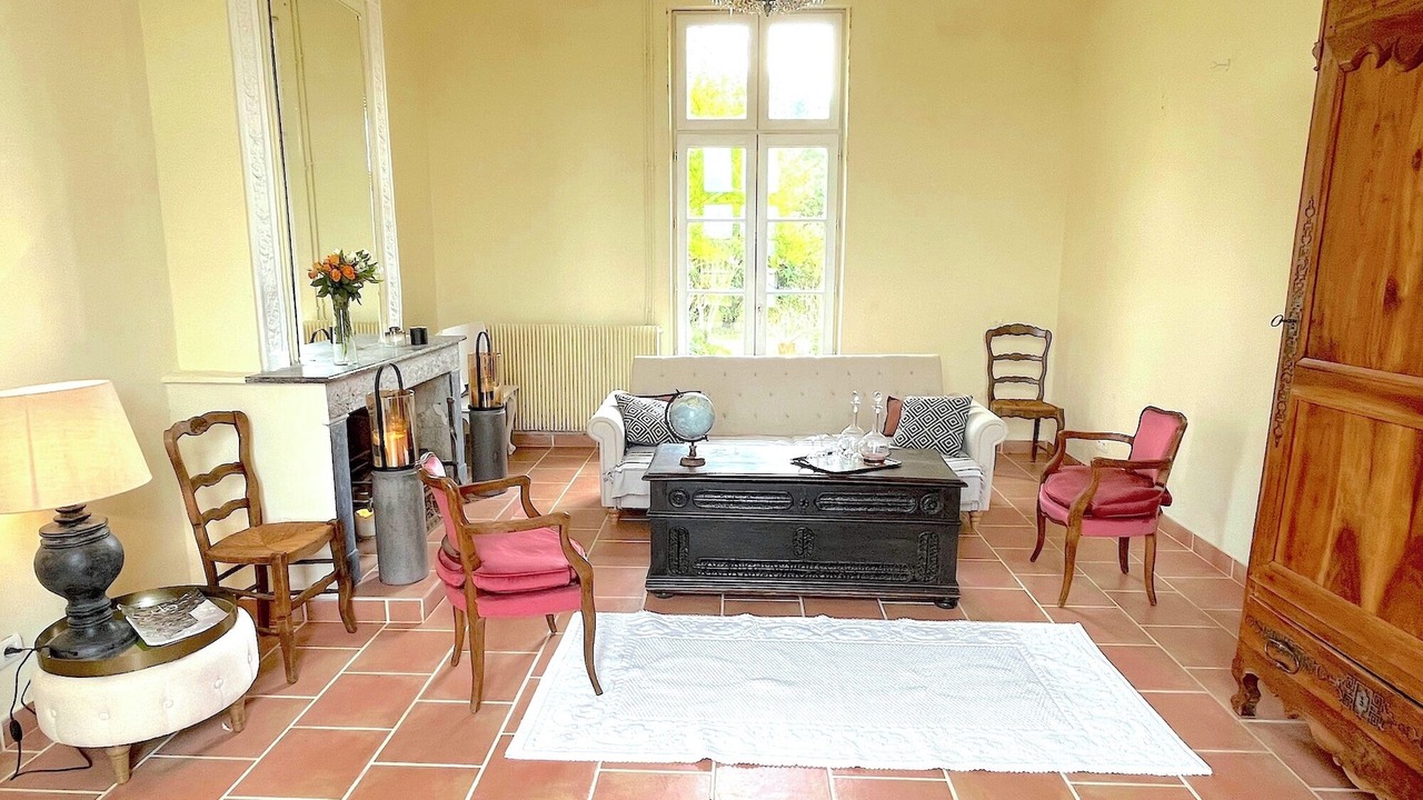 Photo of Livingroom in Sainte-Terre